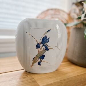 Otagiri White and Blue Vase with Elegant Accents